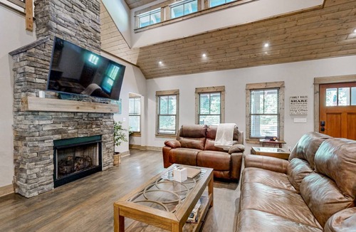 Pisgah Forest House | 276 m² House ∙ 4 bedrooms ∙ 10 guests