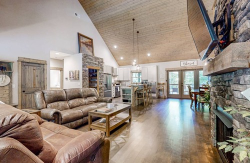 Pisgah Forest House | 276 m² House ∙ 4 bedrooms ∙ 10 guests