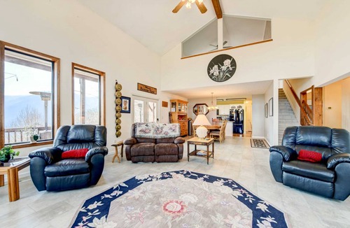 Maggie Valley House | 278 m² House ∙ 3 bedrooms ∙ 14 guests
