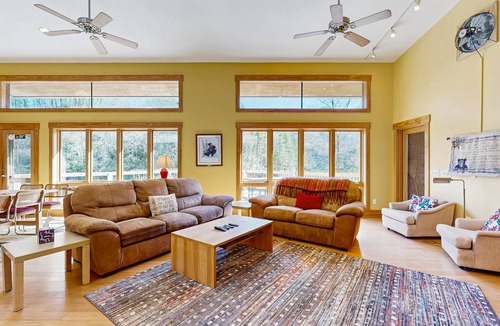 Tuckasegee House | 279 m² House ∙ 5 bedrooms ∙ 12 guests