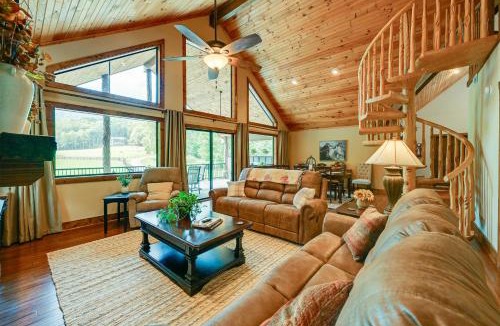 Otto House | 28 Acres Home with Barn and Fire Pit Near Franklin!