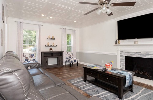 Kernersville House | 2800 sqft 8 beds 2.5 bath sleeps 20 with hot tub, pool, & luxury kitchen/baths