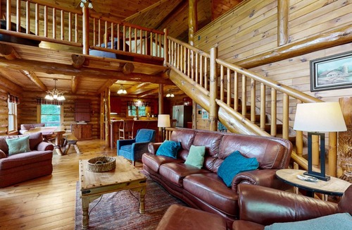 Sylva Cabin | 288 m² Cabin ∙ 2 bedrooms ∙ 9 guests