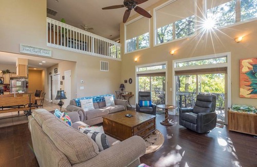 Lake Lure House | 296 m² House ∙ 5 bedrooms ∙ 12 guests