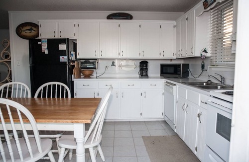 Hatteras Cottage | 2B/1BA Upstairs - 1B/1BA Downstairs - Cottage - Canafront - No Pets/No Smoking