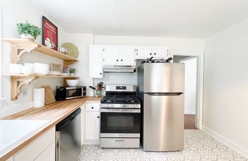 Greensboro House | 2BR 1BA Furnished House King Bed Long Stays & Pets OK
