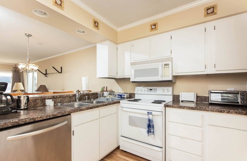 Morehead City Condo | 2BR/2BA A Place At The Beach 278 | Pool View | Family-Friendly Amenities