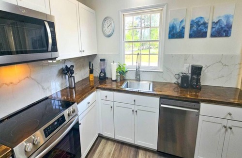 Executive Park House | 2BR Duplex with Massive 86in TV