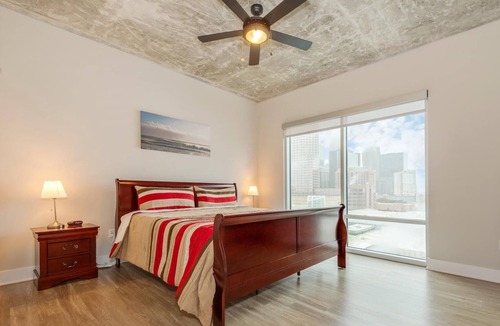 Second Ward Apartment | 2BR Furnished Apartment near Convention Center