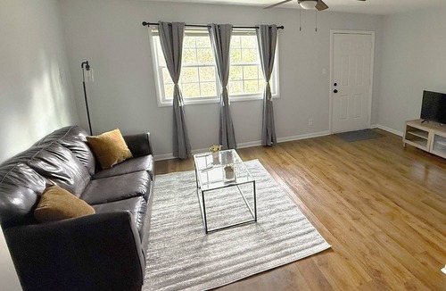 Crabtree House | 2BR in Desirable North Hills Neighborhood