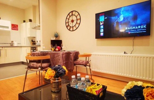 Ormeau Apartment | 2BR Modern Luxury Loft Apartment
