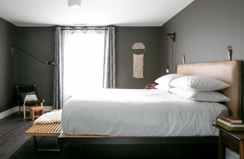 Rutledge Hill Apartment | 2BR Suite: DT Nash, Full Kitchen & Living Room