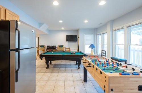 Corolla Village House | 2min Walk to Beach Pool Spa Game Room Big Yard