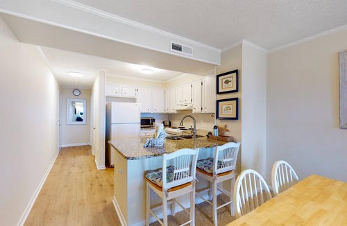 Atlantic Beach Condo | 2nd-Floor Condo in Oceanfront Location w/WiFi, Screened-In Balcony, Shared Pool