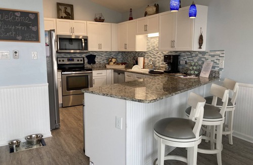 Emerald Isle House | 2ND ROW. See/Hear The Ocean. 10% OFF WEEK STAY 8/16-9/6. Dogs stay free