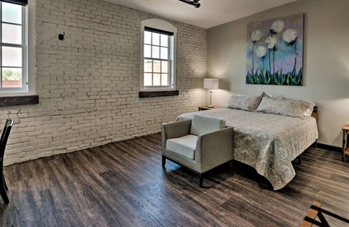 Hickory House | 2nd Street Inn Room #13