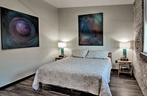 Hickory House | 2nd Street Inn Room #14