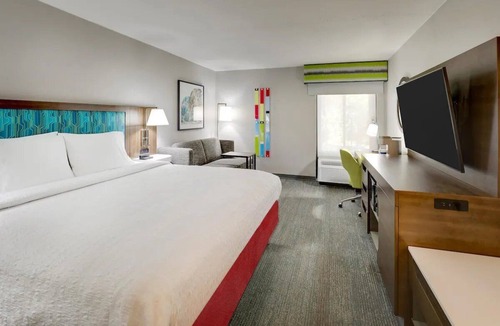 Polk Village Hotel | 3.5 Miles to Marine Corps Air Station | Room for Two | Pet-Friendly Stay