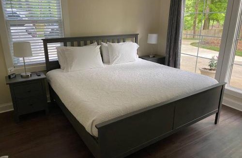 Harbor House House | 3-BDR Direct Waterfront Cottage