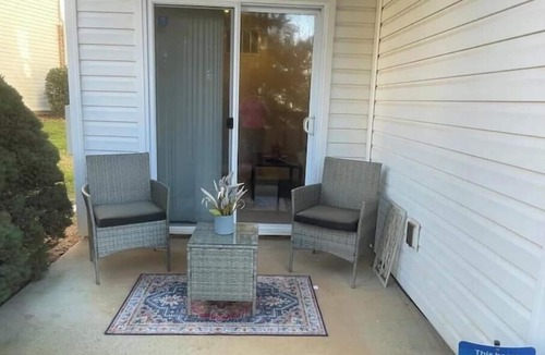 Charlotte House | 3 Bdrm Hideaway with Garage
