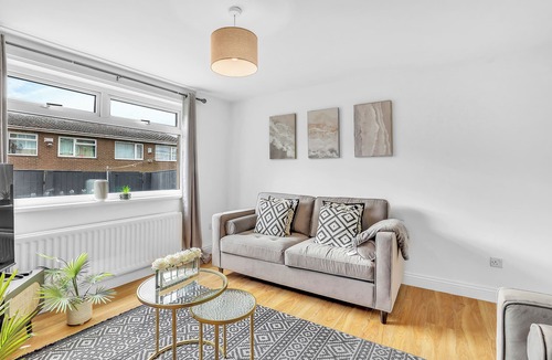Crawcrook House | 3 Bed House in West Denton Sleeps Up to 6 Guests