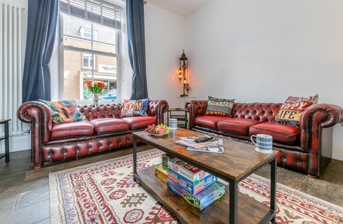 Helston Cottage | 3 Bed in Helston (oc-m33027)