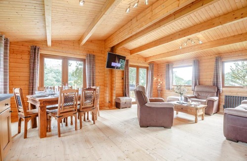 Rhyd-y-foel Cabin | 3 Bed in Llanddulas oc-r27872