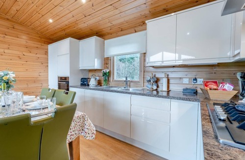 Perth Ski Chalet | 3 Bed in Luncarty (oc-l30406)