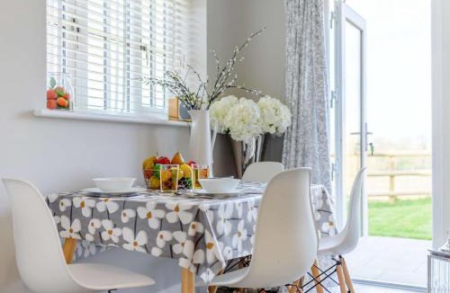 Denstone House | 3 Bed in Marston Montgomery oc-87450