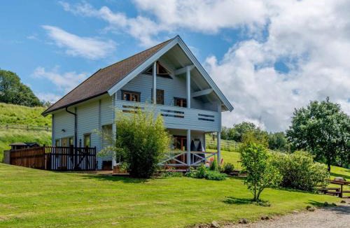 Carlton-in-Cleveland Cabin | 3 Bed in Middlesbrough oc-77735