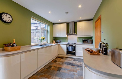 Tynemouth Cottage | 3 Bed in North Shields (oc-b29939)