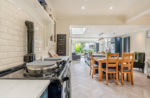 Sandsend Cottage | 3 Bed in Sandsend (oc-n29555)