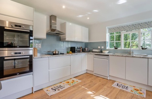 Llanfihangel Tal-y-llyn Cottage | 3 Bed in Scethrog (oc-h30013)