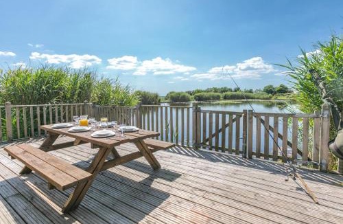 Black Torrington Cabin | 3 Bed in Shebbear oc-l32582