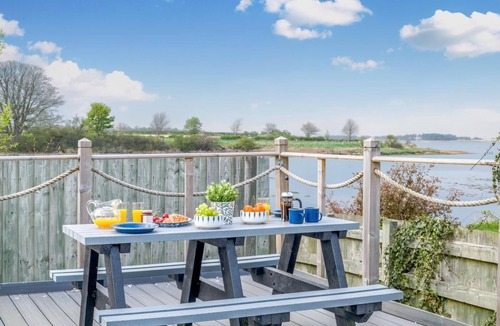 Waren Mill Apartment | 3 Bed in Waren Mill (oc-gd1928)