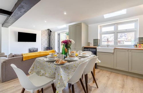 Westleton Cottage | 3 Bed in Westleton (oc-n32110)