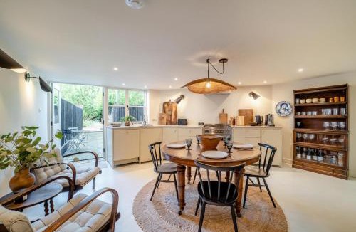 Winfrith Newburgh House | 3 Bed in Winfrith Newburgh oc-w33007
