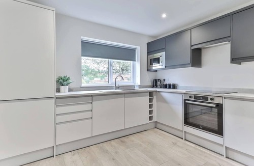 Handsworth House | 3 Bed Refurbished, Modern House, WiFi, Patio area