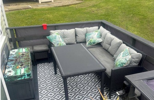 Reighton Cabin | 3 Bed - Sleeps 8 - Sea View - Pets - Parking