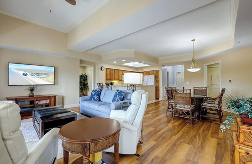 Palmetto Dunes Villa | 3 Bedroom/3 Bathroom Bright Villa in a Gated Complex - Harbour and Pool Views