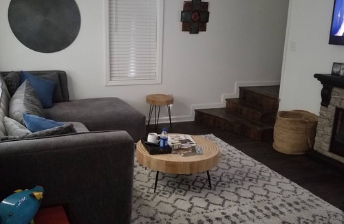 Pembroke House | 3-bedroom 3 bathroom house with full kitchen in charming Pembroke with AC, WiFi.
