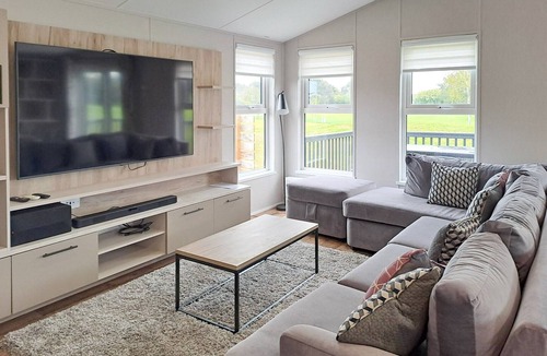 Addlethorpe Cabin | 3 bedroom accommodation in Addlethorpe