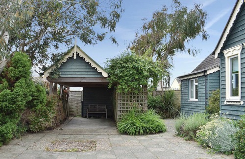 Middleton-on-Sea Cottage | 3 bedroom accommodation in Elmer, near Middleton on Sea