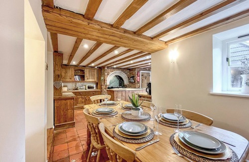 Sutton Benger Cottage | 3 bedroom accommodation in Sutton Benger, near Lacock