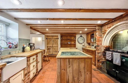 Sutton Benger Cottage | 3 bedroom accommodation in Sutton Benger, near Lacock