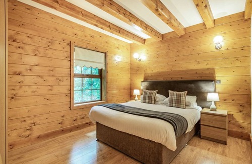 Mansfield Cabin | 3 bedroom accommodation in Edwinstowe