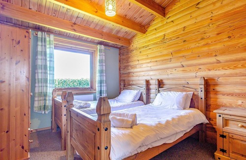 Scunthorpe Cabin | 3 bedroom accommodation in Messingham