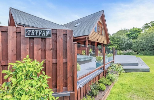 Menai Bridge Ski Chalet | 3 bedroom accommodation in Anglesey