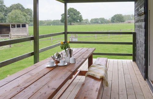 Binsted Cottage | 3 bedroom accommodation in Blacknest, near Alton