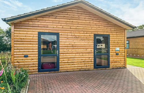 Flaxton Ski Chalet | 3 bedroom accommodation in Flaxton